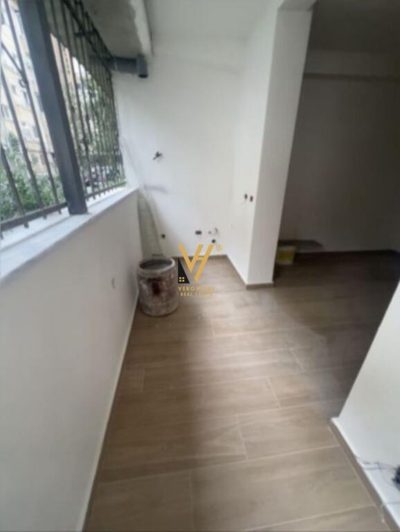 JEPET AMBIENT BIZNESI ME QERA SHESHI WILLSON 600 EURO
