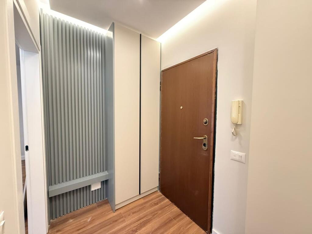 APARTAMENT ME QIRA 2+1+2 – PAZARI I RI