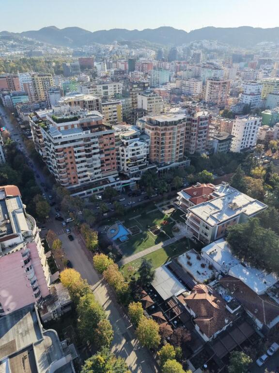 📌Ambient Komercial me Qira – Bllok, Tiranë