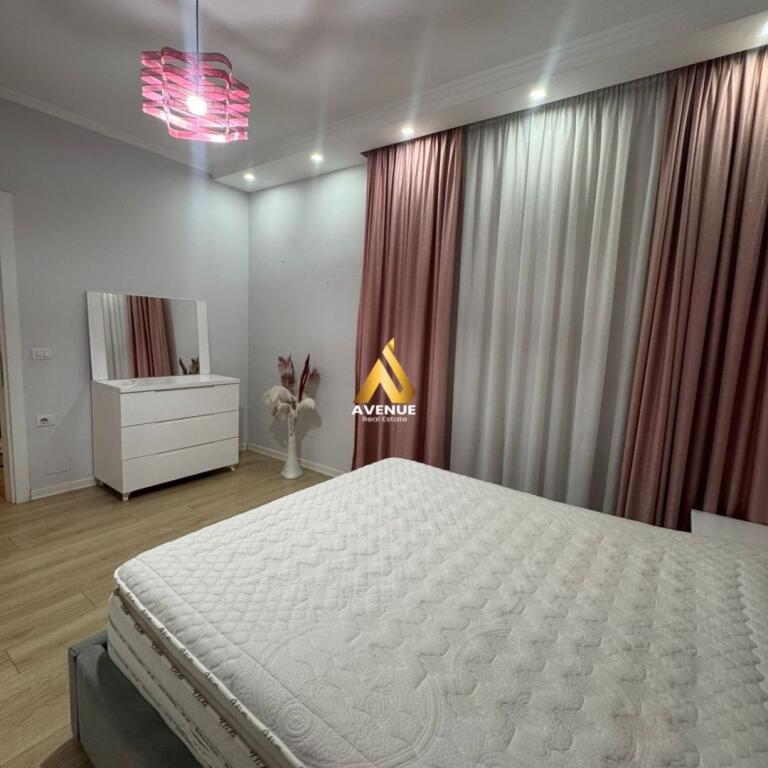 Jepet me qira apartament 2+1 me 2 tualete + Post Parkimi – Tirana Entry I, Ish Dogana, Tirane