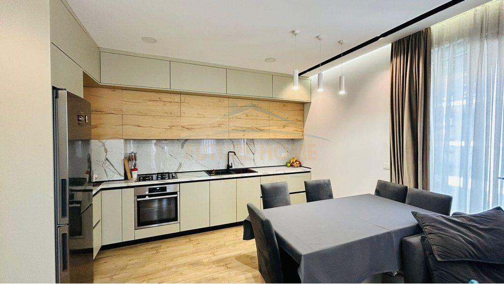 Shitet, Apartament 1+1,Foleja e Gjelbër,Zogu i Zi, Tiranë.