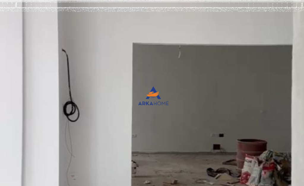 LOCALE COMMERCIALE IN AFFITTO 160 M2 "KTHESA KAMZES, I PALAZZI GIALLI" 900 EURO