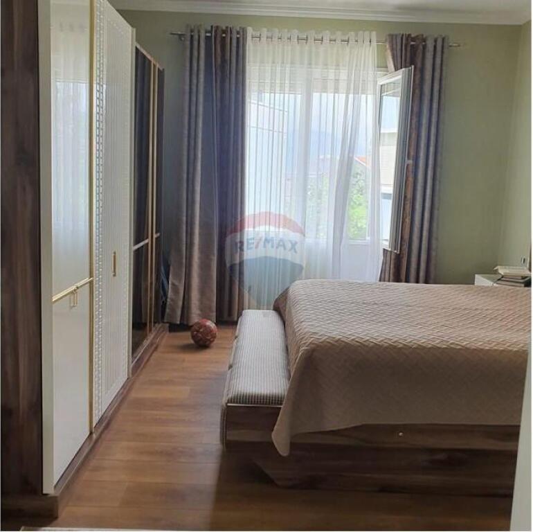 Apartament 2+1+2 pranë Kopshtit Botanik