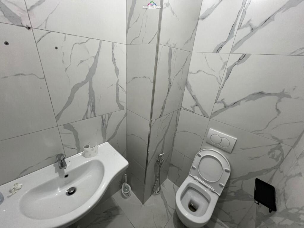 Zyre Me Qera Tek Lake View Residence (ID BZ2720) Tirane