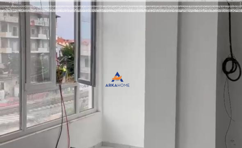LOCALE COMMERCIALE IN AFFITTO 160 M2 "KTHESA KAMZES, I PALAZZI GIALLI" 900 EURO