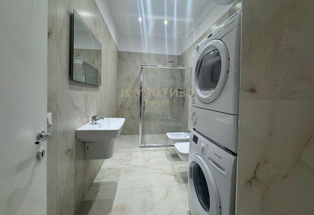 Japim me qira apartament 2+1 te ish dogana.