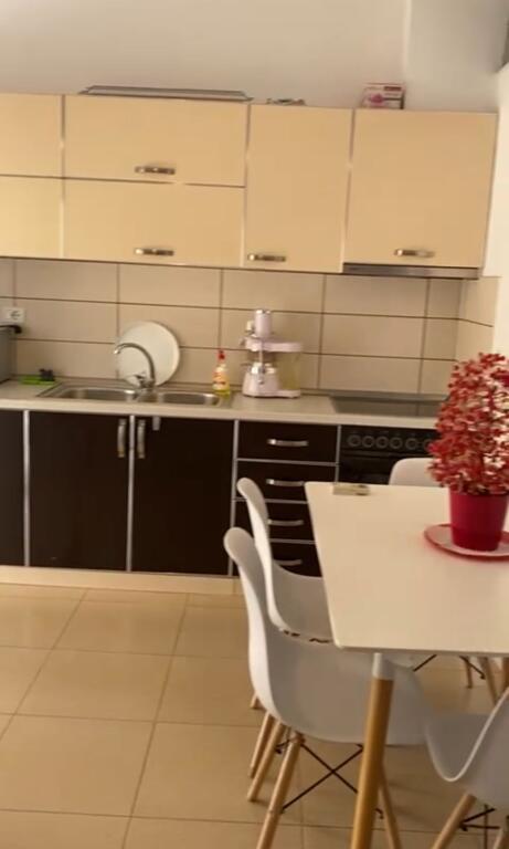 Jepet me qira apartament 2+1 pranë shkollës “Harry Fultz”!
