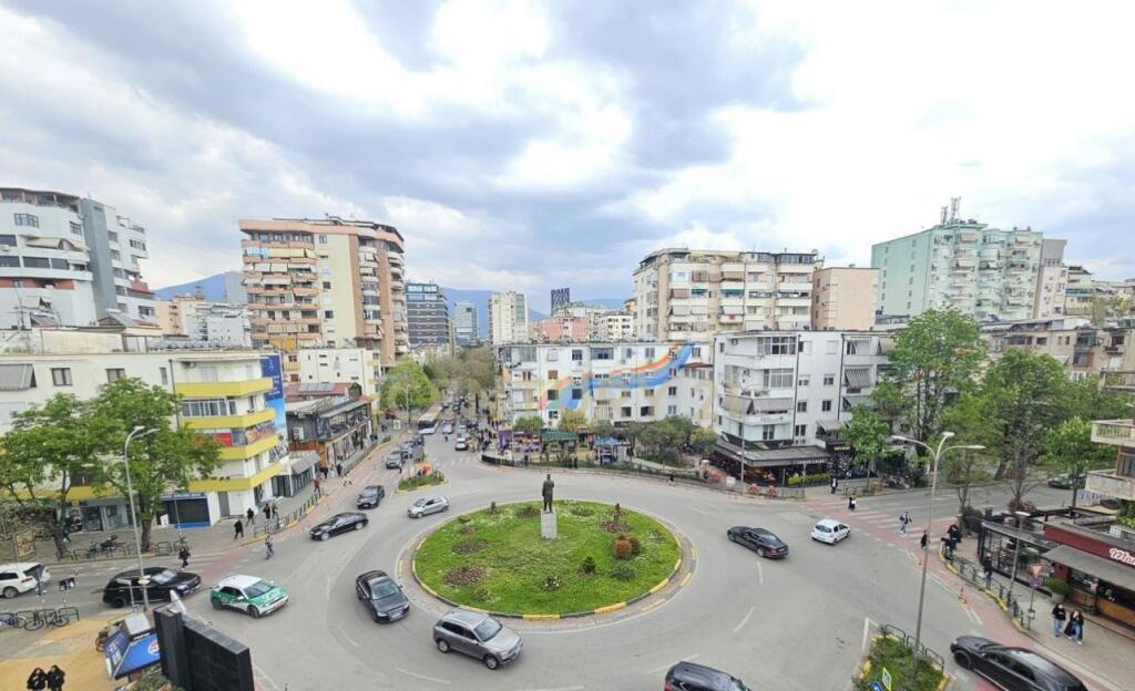 APARTMENT 1+1 FOR RENT AT WILLSON SQUARE.