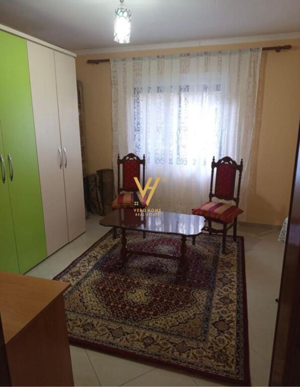 JEPET APARTAMENT 3+1+BLK ME QERA TE 21 DHJETORI 550 EURO