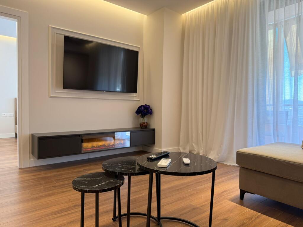 APARTAMENT ME QIRA 2+1+2 – PAZARI I RI