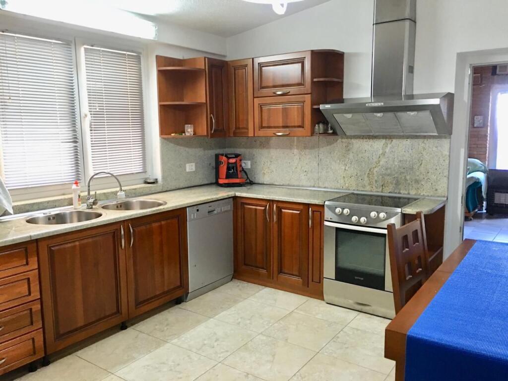 PENTHOUSE FOR SALE 356 M2 DRY LAKE 715,000 EURO