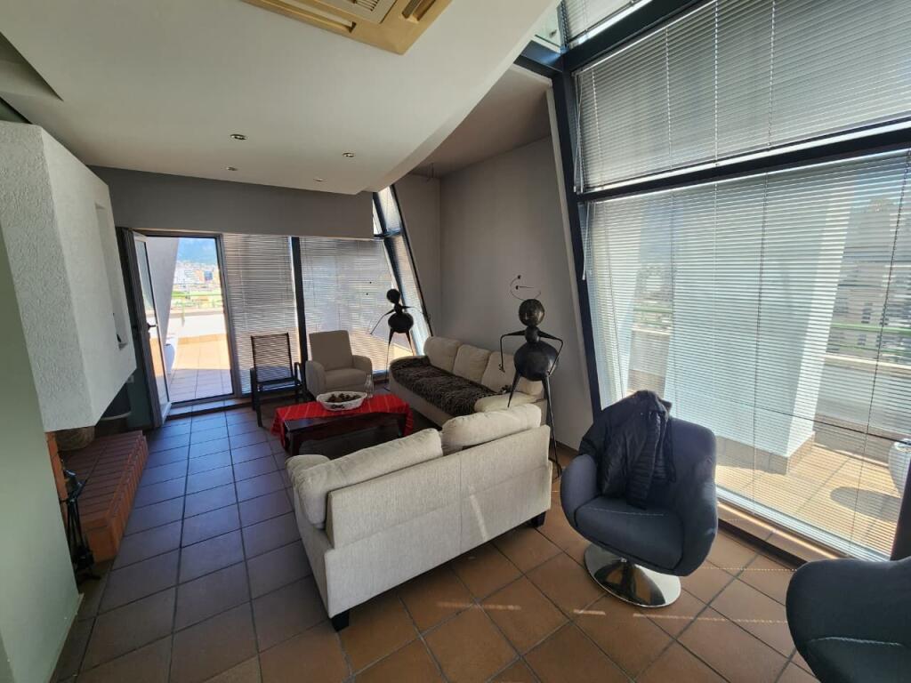 Ofrohet apartament 3+1+ studio per Qira te Kompleksi Halili, Rruga Dibres