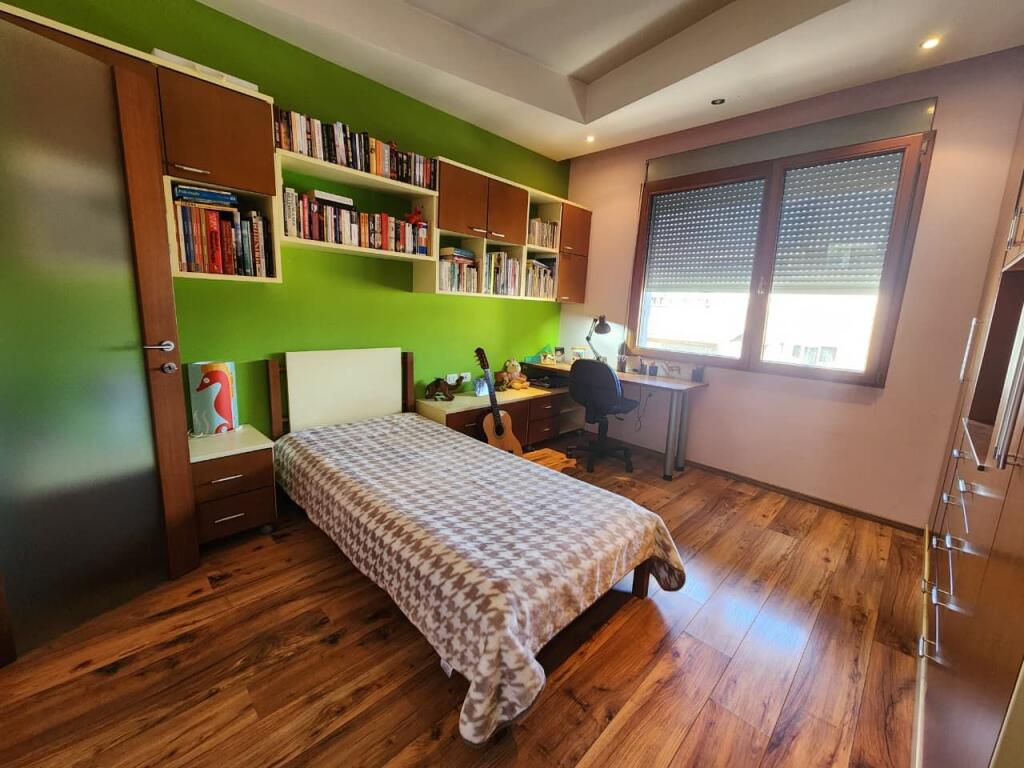 Ofrohet apartament 3+1+ studio per Qira te Kompleksi Halili, Rruga Dibres