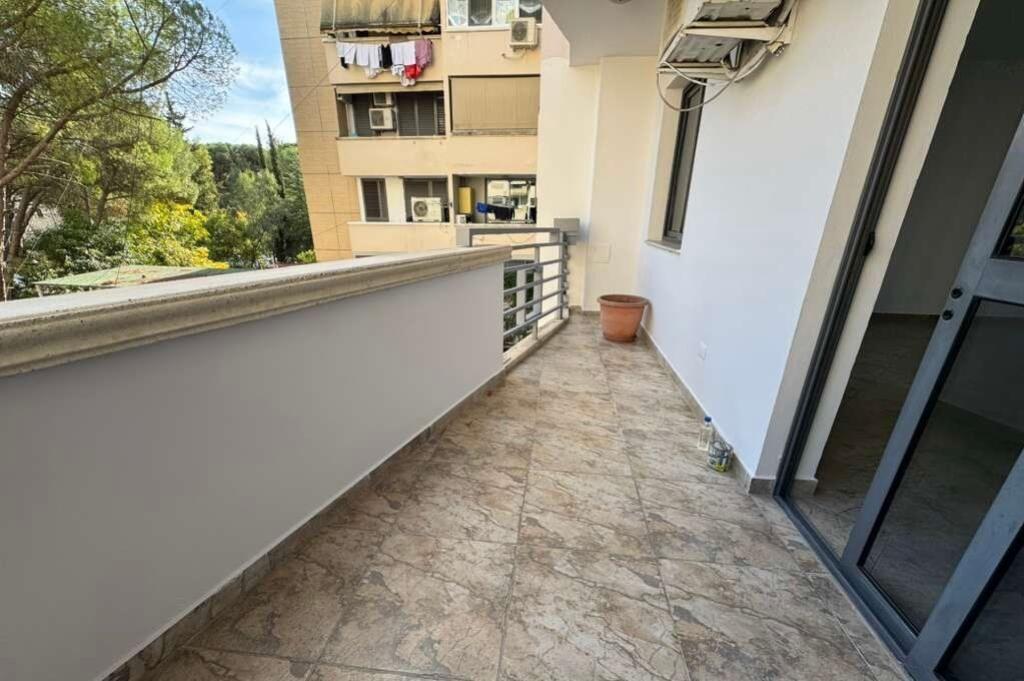 Zyre me qira prane Stadiumit Air Albania! 1,000 € /Muaj