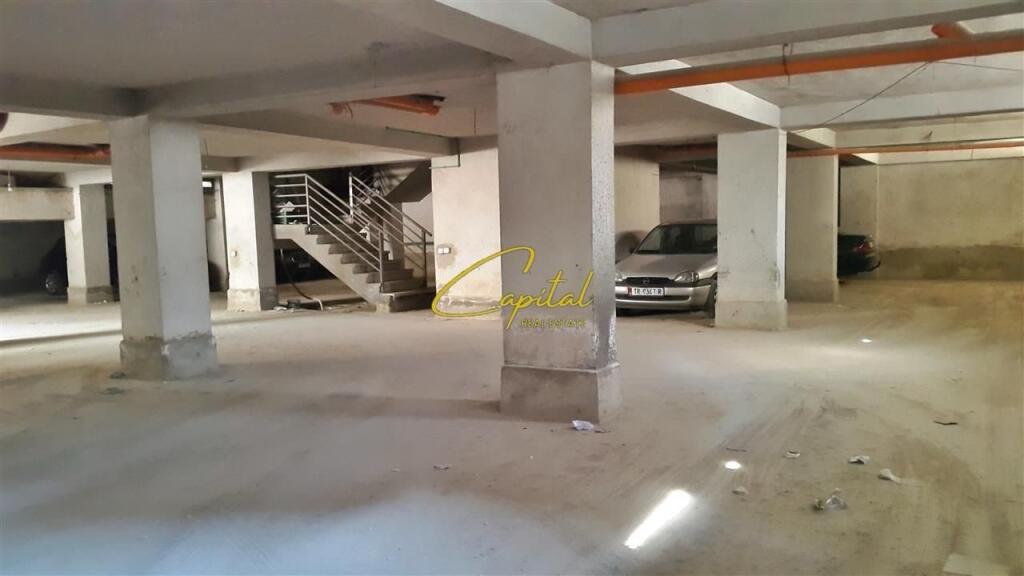 SHITET GARAZHD 537 M2 RRUGA E DIBRES 286.000 EURO