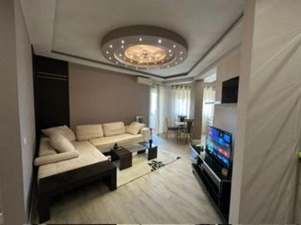 Jepet apartament 1+1 Te kristali I mir mobiluar