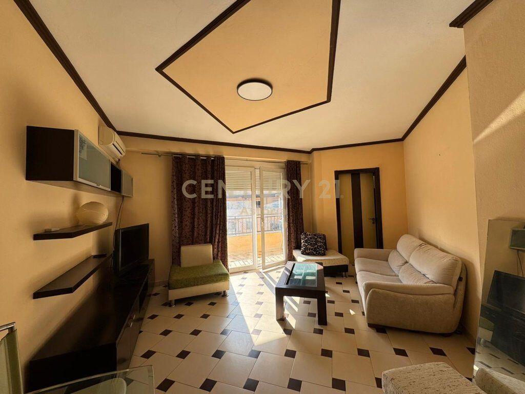 JEPET ME QIRA APARTAMENT 2+1+2 NE ASTIR 450 € /Muaj