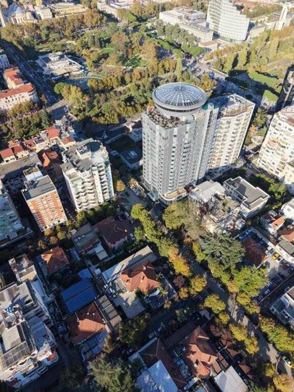 📌Ambient Komercial me Qira – Bllok, Tiranë