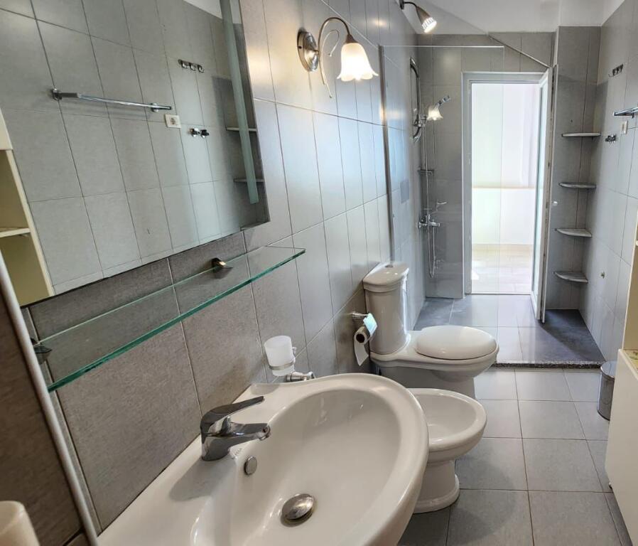 PENTHOUSE FOR SALE 356 M2 DRY LAKE 715,000 EURO