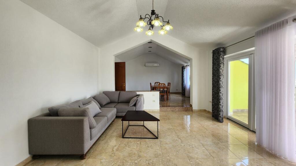 PENTHOUSE FOR SALE 356 M2 DRY LAKE 715,000 EURO