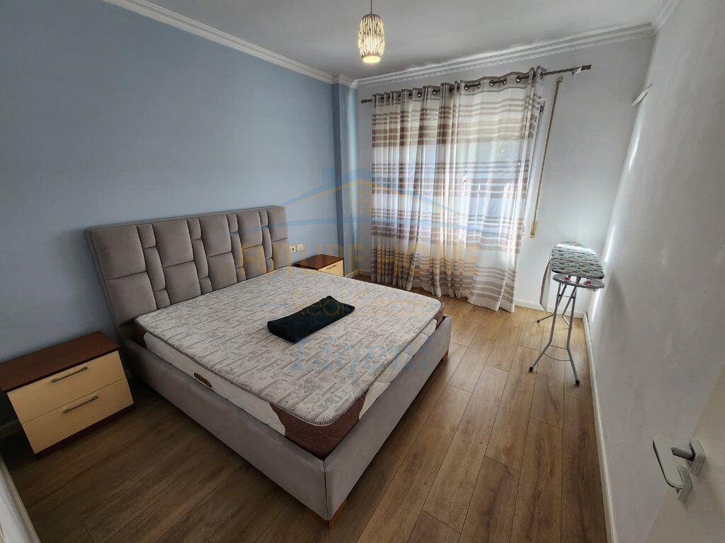 Affitto, Appartamento 2+1+2 Posti Auto, Lago Secco Tirana.
