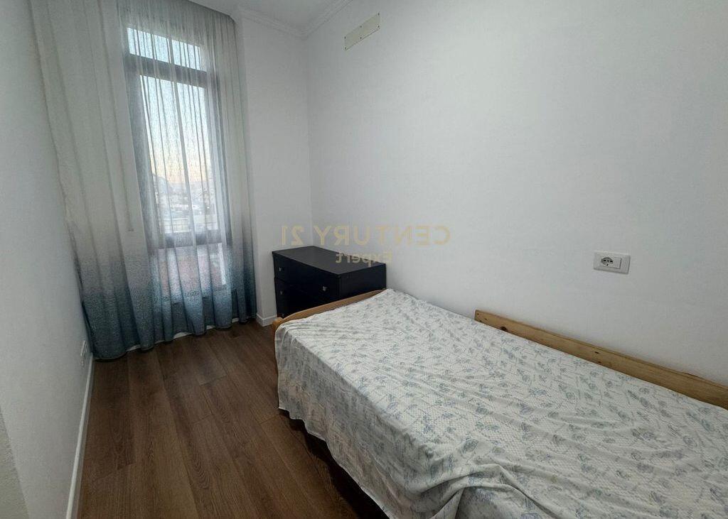 Japim me qira apartament 2+1 te ish dogana.