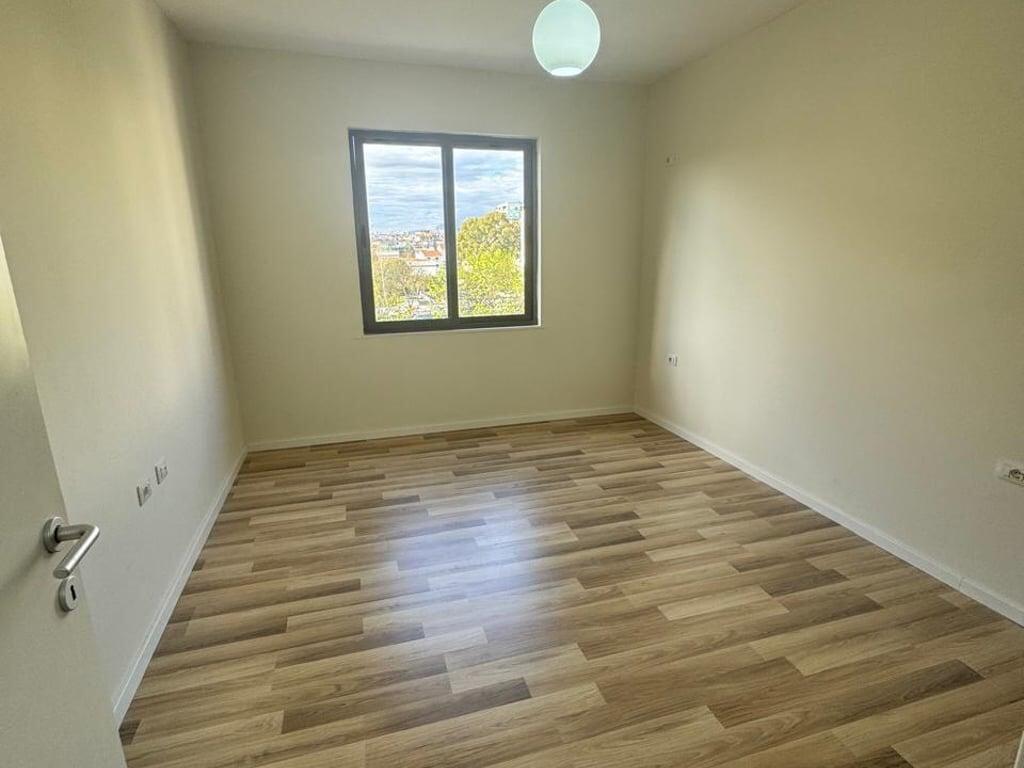 VENDESI APPARTAMENTO 2+1+BALCONE  VIA MINE PEZA