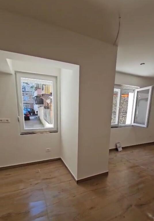 apartament me qira 1+1 xhamllik
