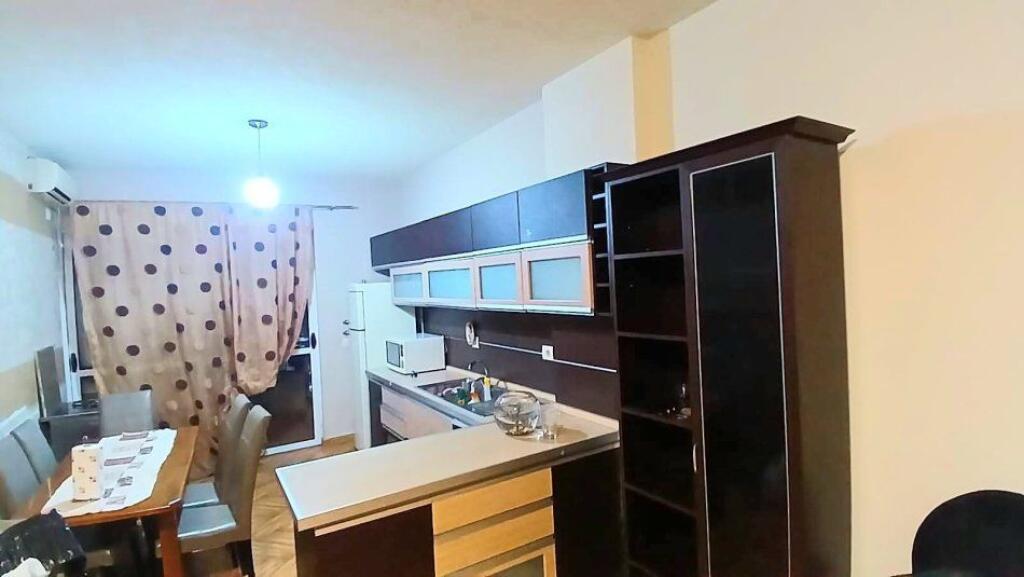 Jepet me Qera Apartamenti 2+1 ne Fresk