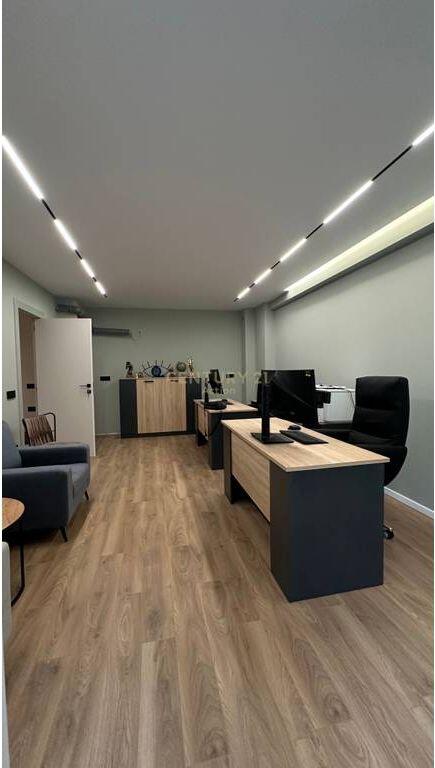 Jepet zyre moderne me qira te hotel “Radisson” Liqeni i Thate. 900 € /Muaj