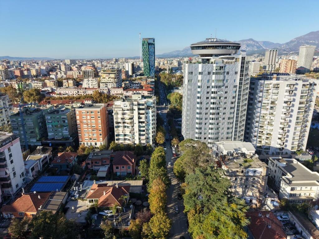 📌Ambient Komercial me Qira – Bllok, Tiranë