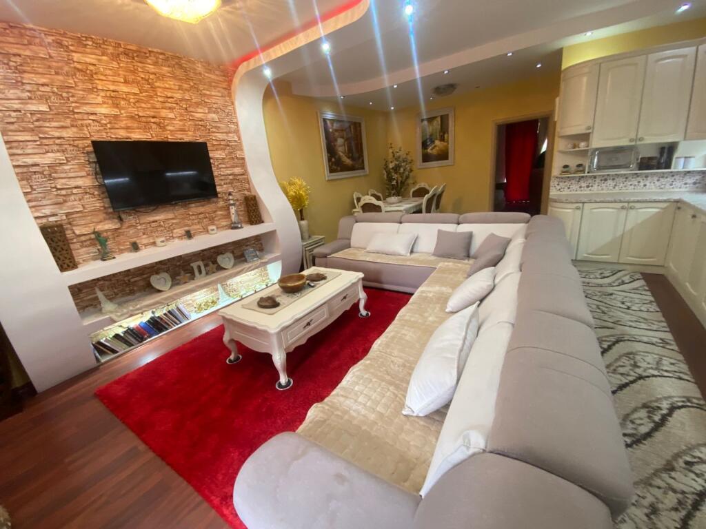 🏡 APARTMENT FOR SALE 2+2+2 VERANDA – PETI STREET, DRY LAKE