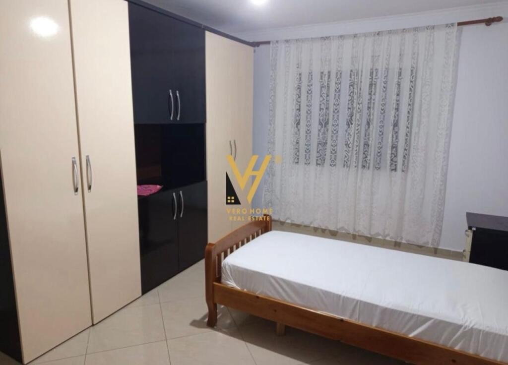 JEPET APARTAMENT 3+1+BLK ME QERA TE 21 DHJETORI 550 EURO