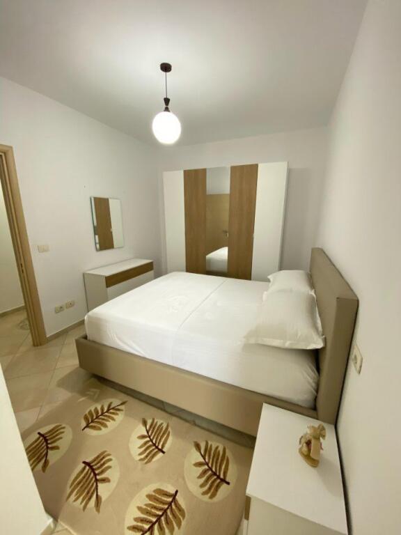 Jepet me qera apartament 2+1 Astir