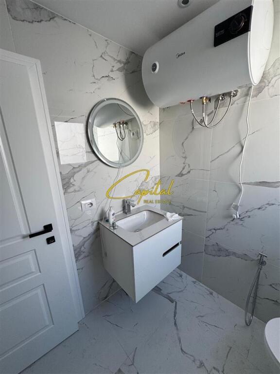 APARTAMENT ME QERA 1+1 ISH STACIONI TRENIT 65.000 LEKE