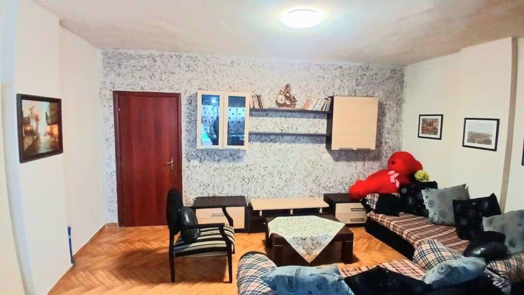 Jepet me Qera Apartamenti 2+1 ne Fresk