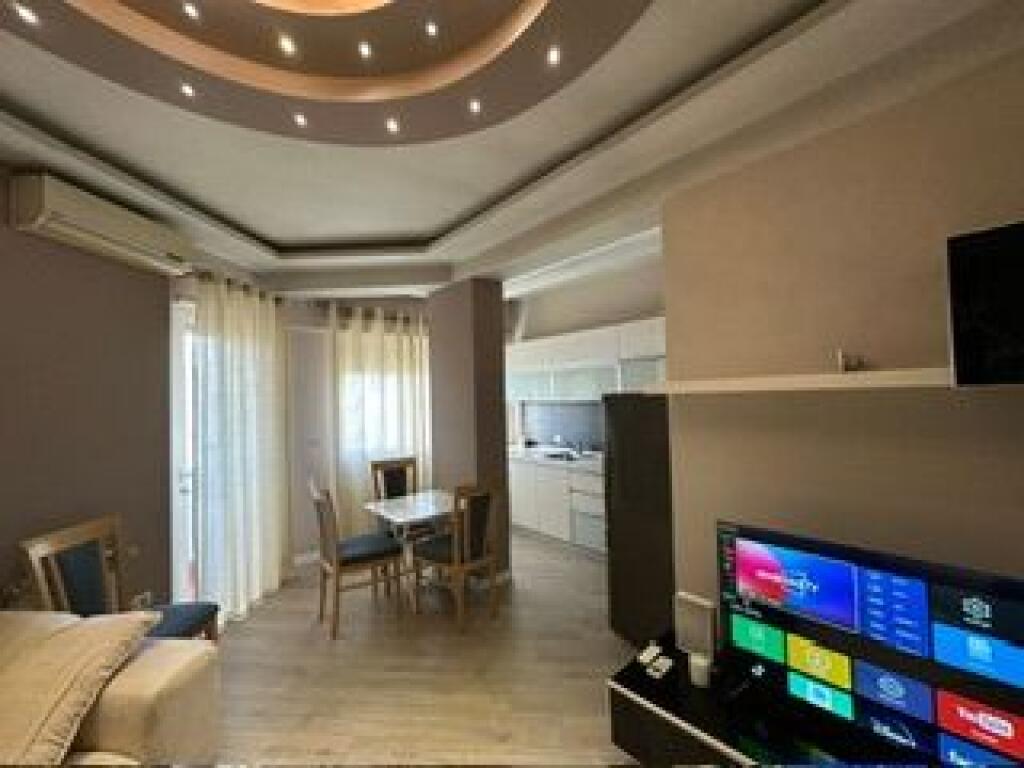 Jepet apartament 1+1 Te kristali I mir mobiluar