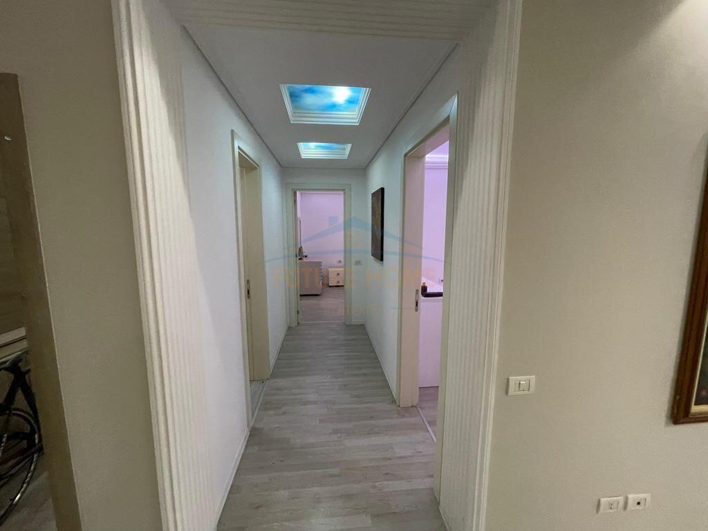 Shitet Apartament 2+1+2 +Verande