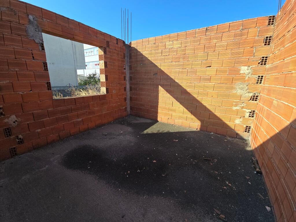 FOR SALE 1-STOREY BUILDING KARABINA IN KENETE DURRES