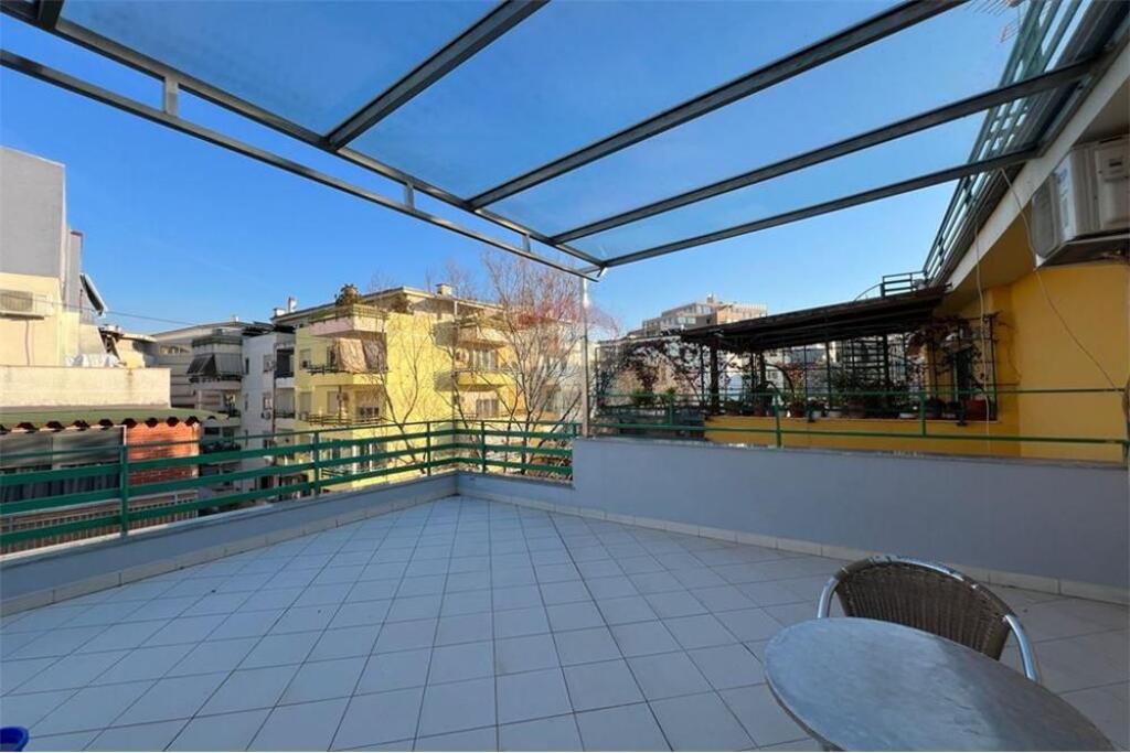 Affittasi appartamento 3+1+2 con veranda