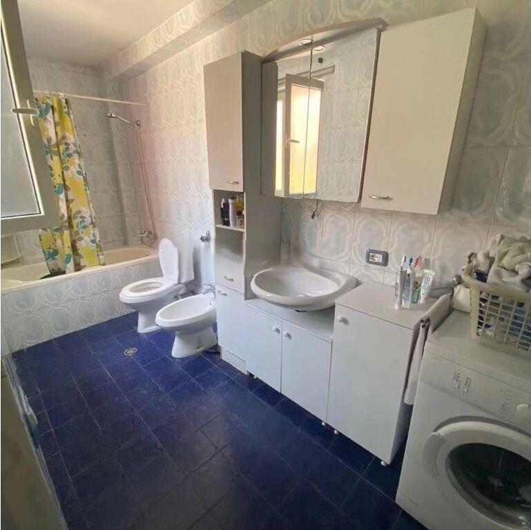 JEPET ME QIRA KATI I DYTE I NJE VILE NE BRRYL! 550 € /Muaj