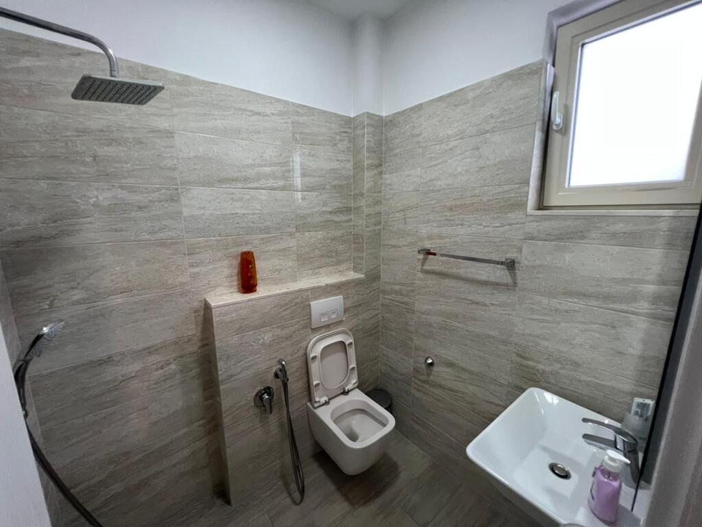 📣 QERA (PENTHOUSE) Apartament 2+1 Me 2 Tualete Dhe Verande 📍 Fresk, Prane Kompleksit Rafaelo ✨