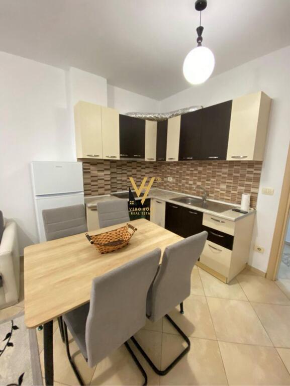 JEPET APARTAMENT 2+1+BLK ME QERA UNAZA E RE 550 EURO