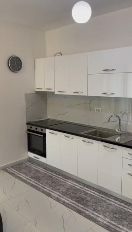 Jepet apartament 1+1Zogu i Zi me qira