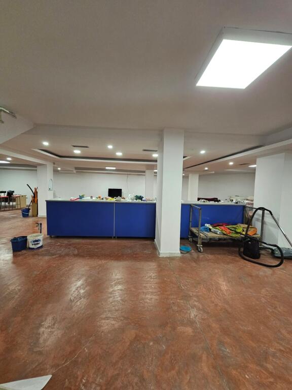 Magazine 450 m2, Jordan Misja!