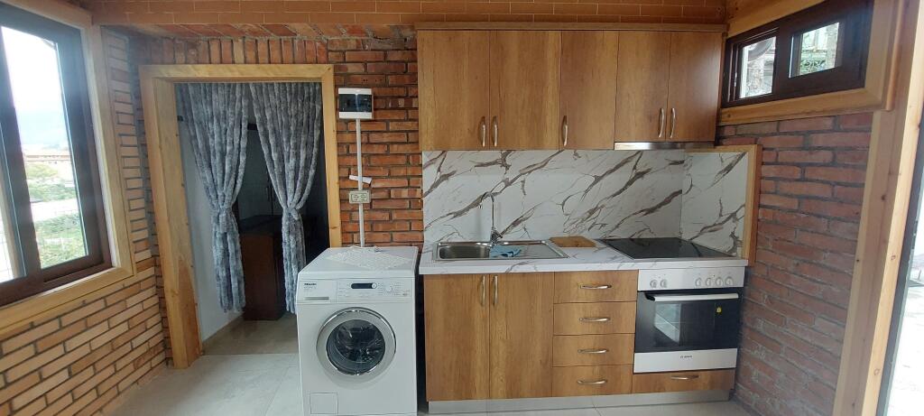 Studio apartment for rent United School