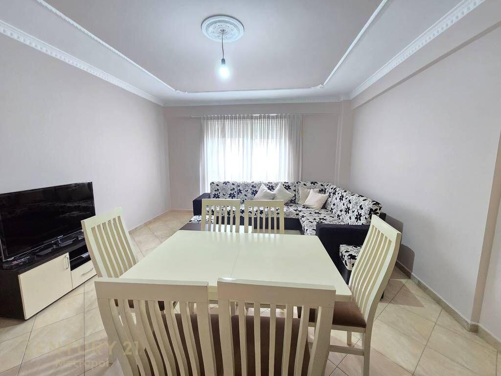 In affitto appartamento 2+1+2+garage in via Jordan Misja