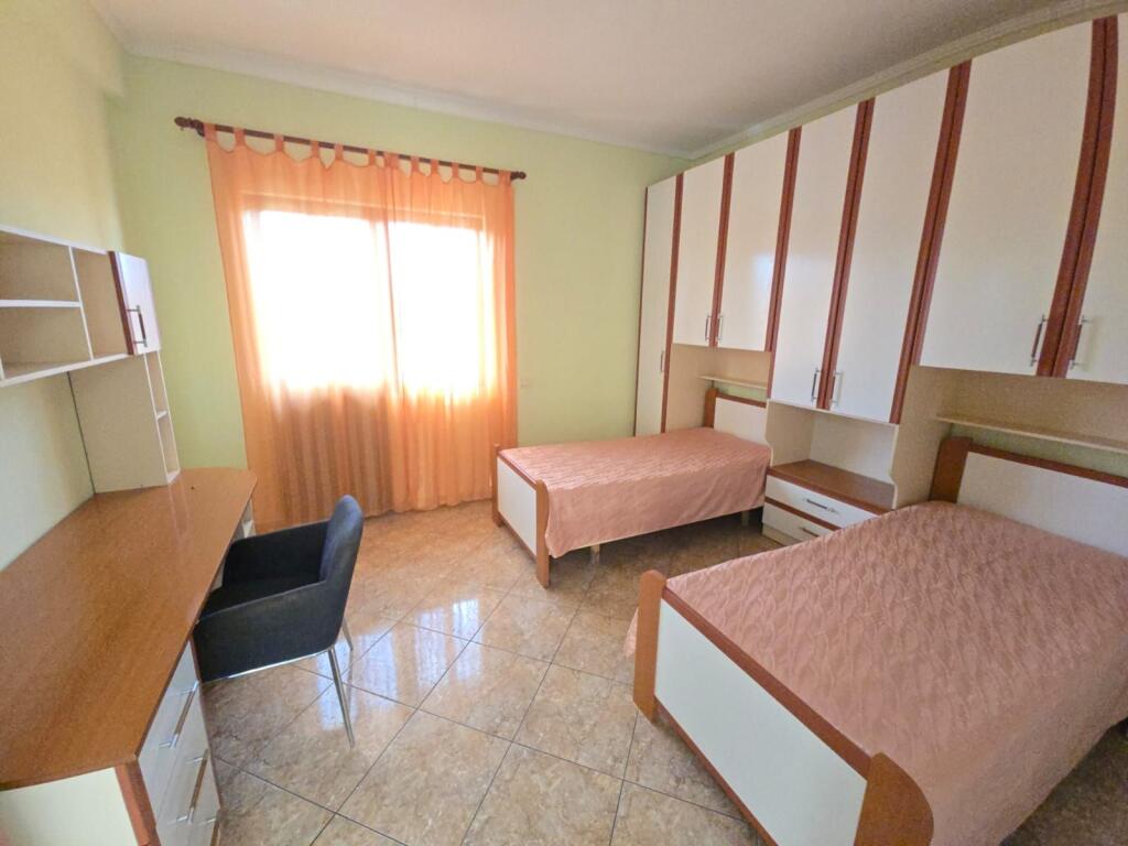 JEPET ME QERA KATI TRETE 2+1+2 I NJE VILE PRIVATE NE RRASHBULL DURRES