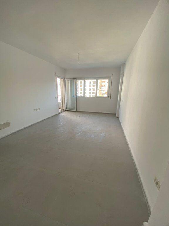 For sale, 1+1 apartment, Pazari i Ri, Tirana.
