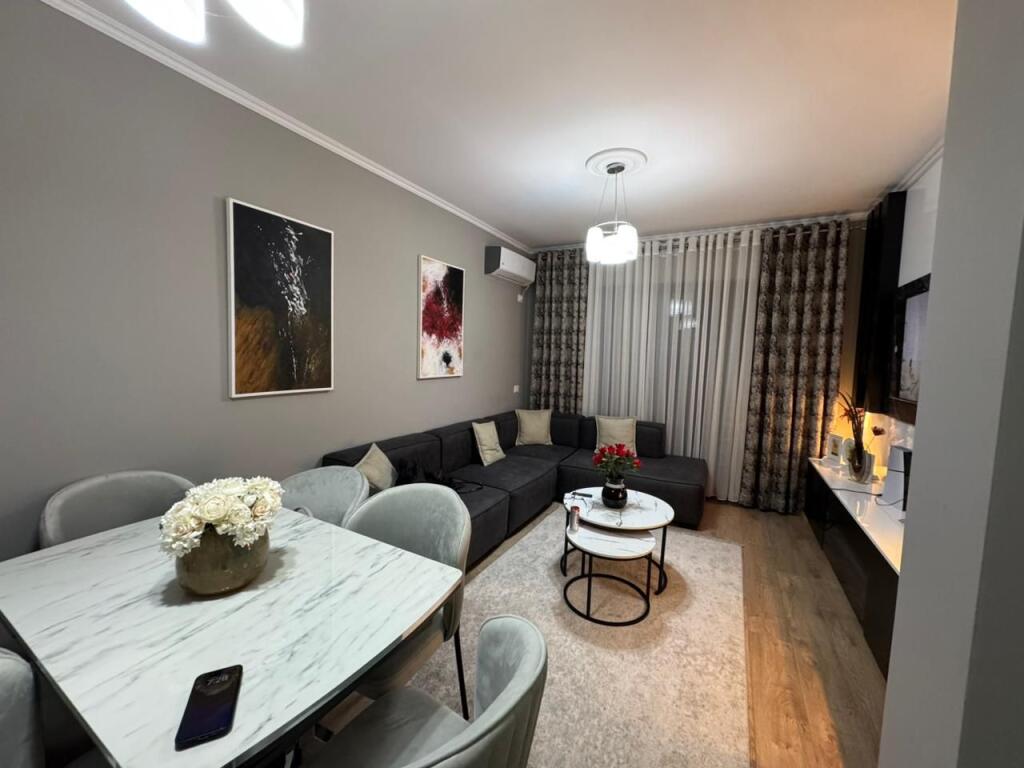 Apartament 1+1 me qera ne Astir shume prane rrethit te Unaza e Madhe